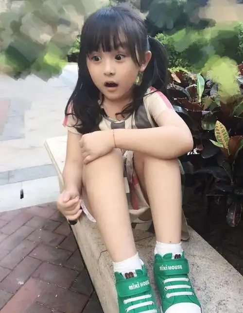 2岁出道年入百万,因长相甜美被禁止整容的刘楚恬,如今长成啥样