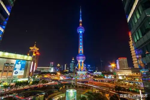 东方明珠电视塔,是上海城市魅力的地标建筑,游客打卡的标志景观