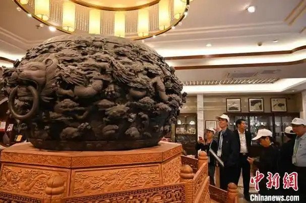 11月18日,广东省肇庆市,端砚博物馆吸引海内外广府乡亲参观.