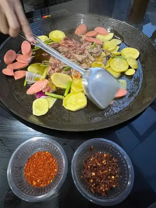 水城烙锅有点容易粘锅lol