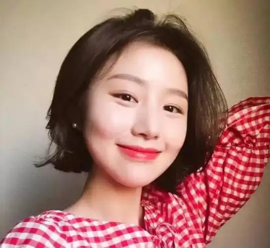 网红八字刘海短发,短发图片,发型图片