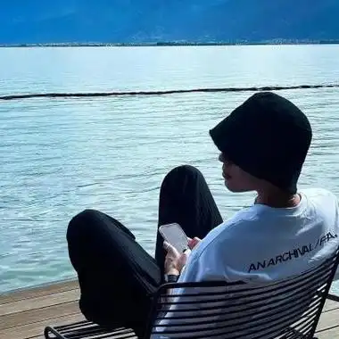 海边男头像背影高清侧脸伤感 帅哥必用的意境男头像高清图片_男生头像