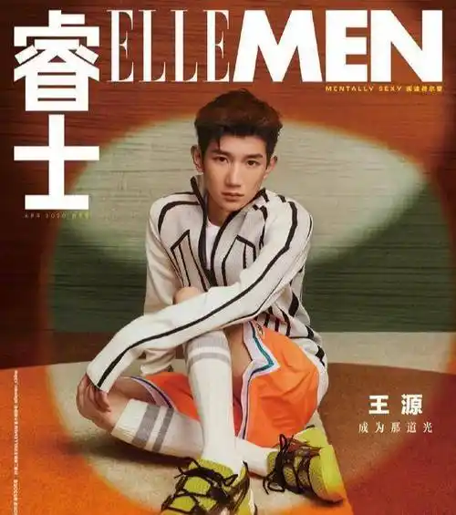 原创王源越来越硬汉一袭皮衣搭逗号刘海帅翻天五官俊朗秒杀众鲜肉