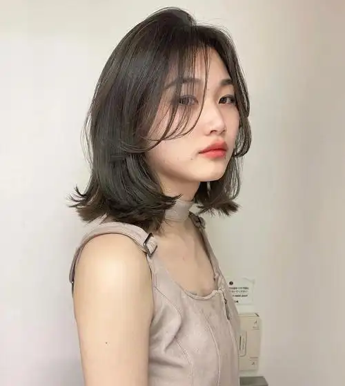 中发锁骨发烫发