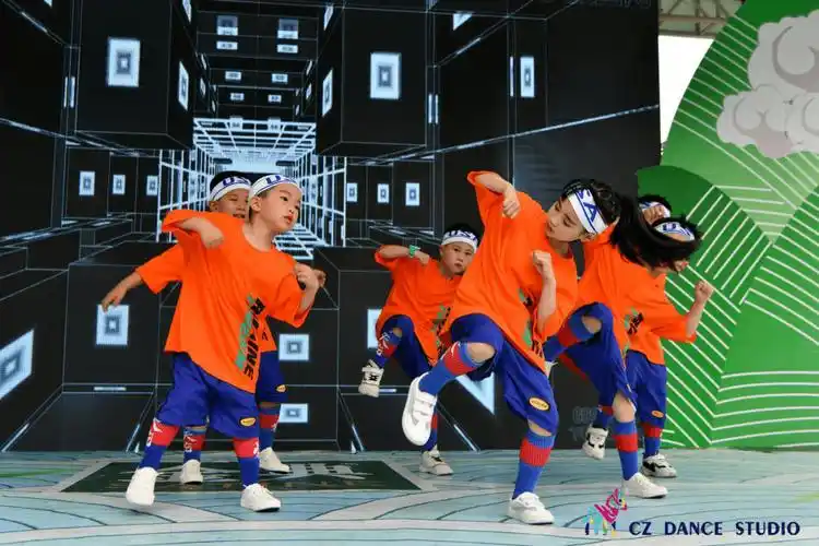 艺术公益课堂舞动少年少儿街舞班招生啦