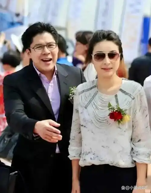 霍启刚晒照庆结婚11年,若婚姻都像他们这样,谁还会恐婚