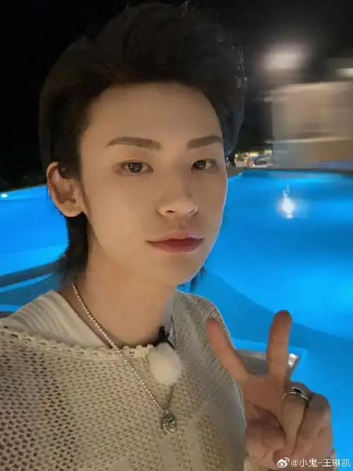 小鬼说一切浪漫因你而来#小鬼加盟《音你而来》,帅气满分,一切浪漫