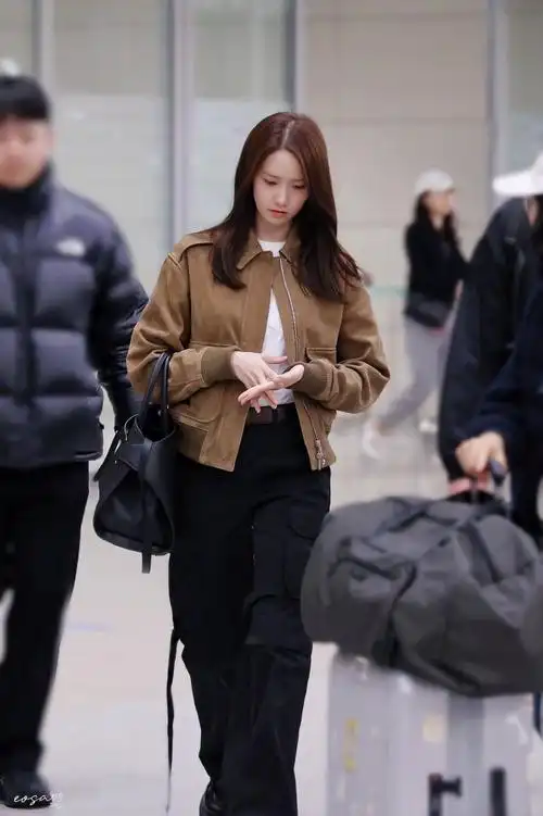 林允儿电影2点的约会#06#林允儿yoonite#  240304 林允儿仁川机