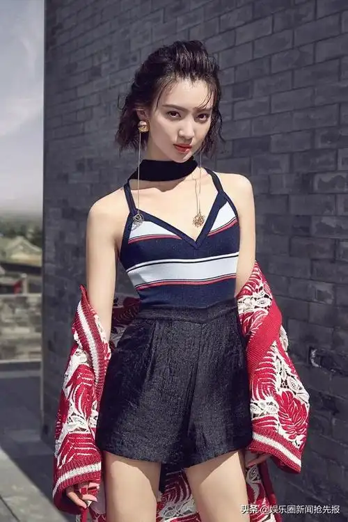 北京舞蹈学院明星校花金晨时尚写真