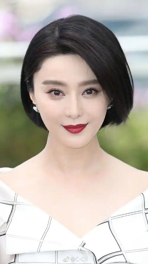 范冰冰时尚摄影,整体视觉高档,曲线优美