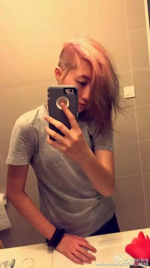 小龙女剪阴阳头个性 吴绮莉妩媚风情(图)