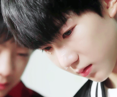 不过说到哭戏,不禁会想到前不久张艺兴在《老九门》中的哭戏,真的看得