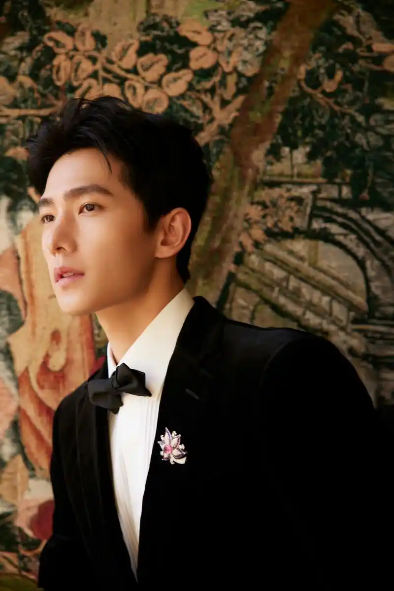 又是被杨洋帅到的一天,咱就是说认真谈个女朋友并且承认,粉丝们都是能