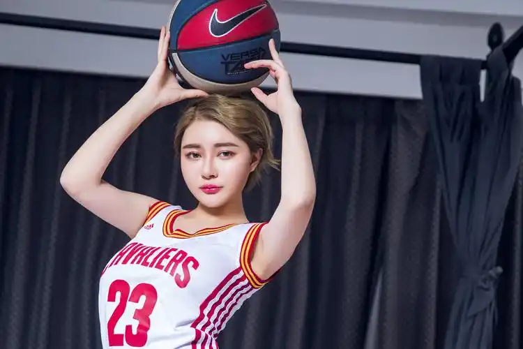 性感好身材篮球宝贝高清图片桌面壁纸