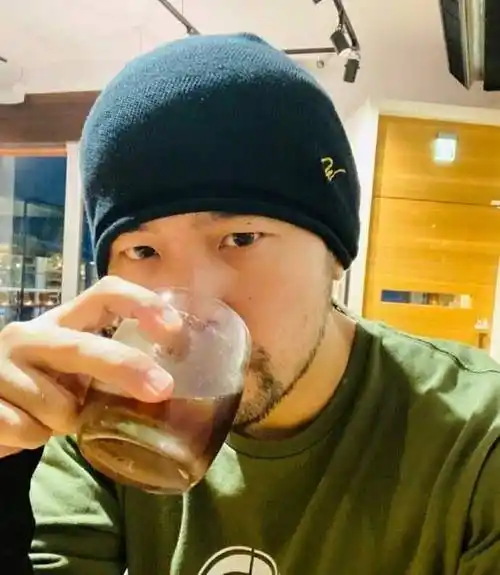 周杰伦被指深夜弹琴扰民?刚刚回应:我家没邻居_歌曲_妈妈_网友