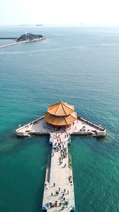 青岛栈桥回澜阁 来自 花间纪唐唐唐 | 天空之城