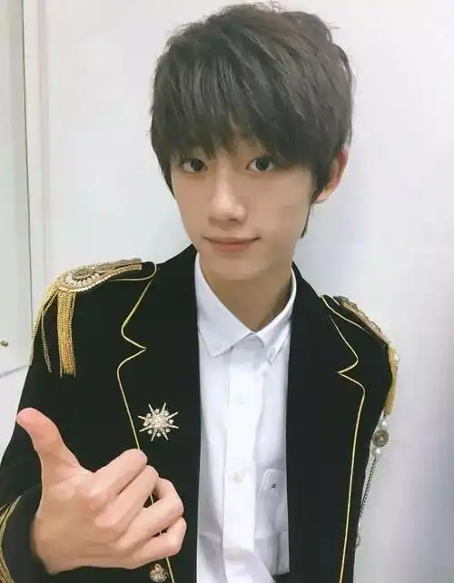 tf家族新成员丁程鑫,颜值不输王俊凯