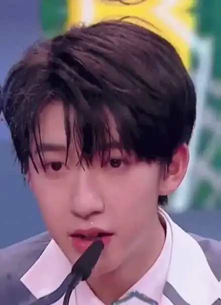 贺峻霖# 贺儿湿发真的yyds