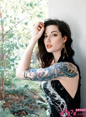 欧美美女时尚花手臂纹身图案