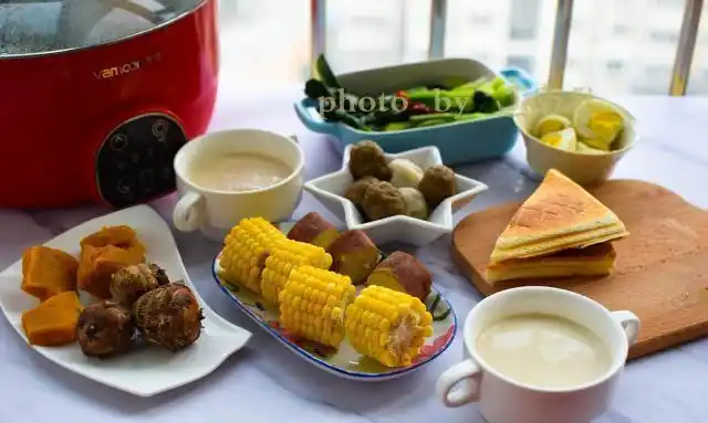 丰盛早餐摆满餐桌,家人都不想出去吃,教你不早起还能吃得像皇帝