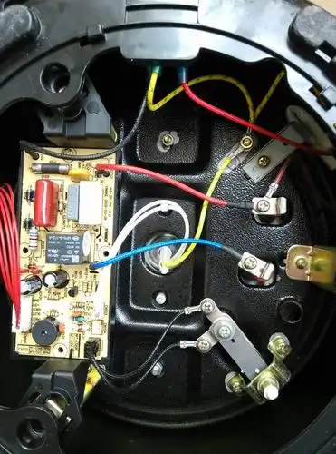 美的电压力锅通电了不加热,放水来试,晃晃锅体又加热,是哪里有问题?