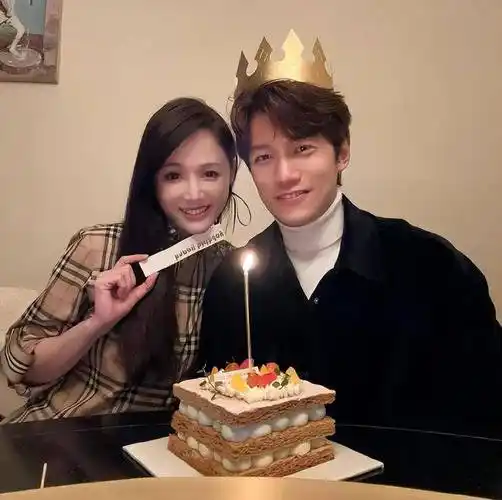 陈乔恩否认被豪门老公催生,没孩子也不打紧,自认比老公还有钱_霍建华