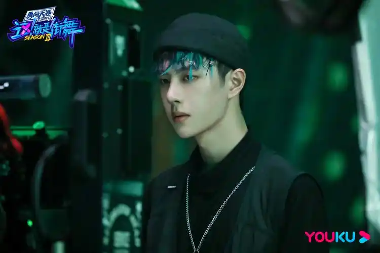 王一博这就是街舞3-点评骑上我心爱的小摩托