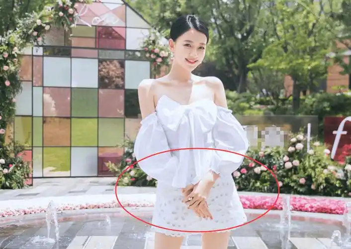 孙怡晒清凉夏装美照,大家都被好身材吸引,我却在关注,孙怡肚子_董子健