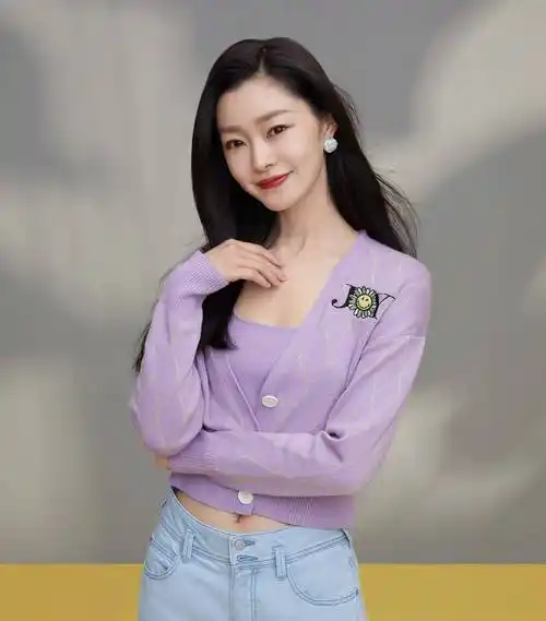 《爱的理想生活》收官,超级甜妹戴希希的穿搭,清新温柔又俏皮_宋轶