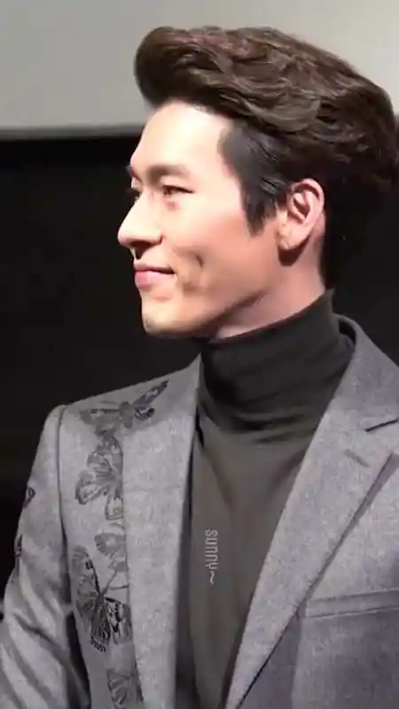 霸道总裁又来炸街啦～82年的玄彬属实上头～酒窝更醉人-全民小视频