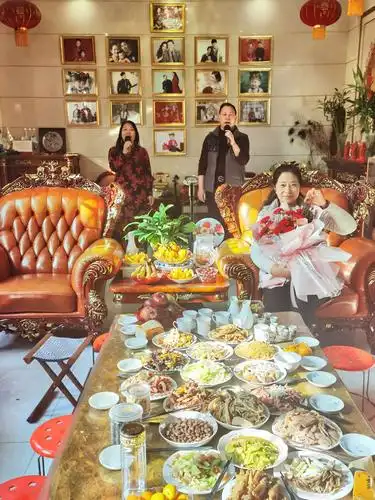 丰盛的生日大餐