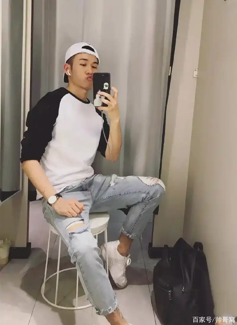 组图:身高178,体重150的帅气小哥哥,坐着拍照都这么棒,太酷!