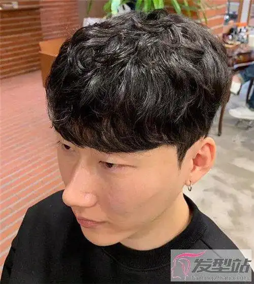 韩式风男生纹理烫 帅气烫发你值得拥有