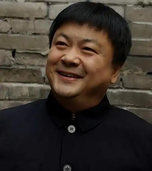 年轻时是军艺校草后因癌症发胖洪剑涛的人生到底有多戏剧