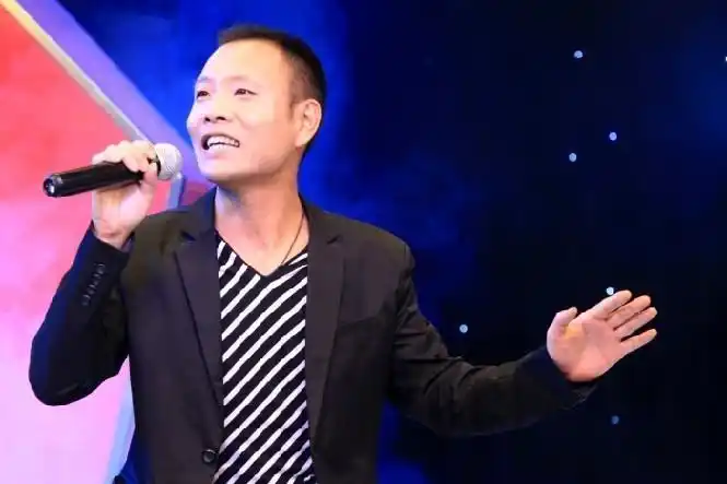 情歌小王子祁隆和乐凡的深情对唱,优美的歌声让人陶醉-音乐视频-搜狐