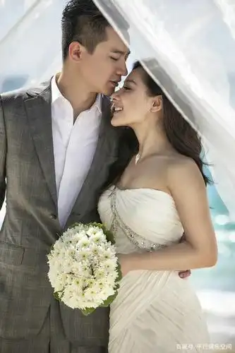 撞脸万茜的刘璇,转型做老板身价上亿,如今41岁怀二胎