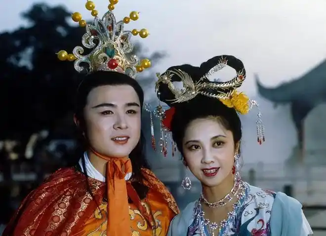 明明是八戒好色,为何女妖都想嫁唐僧?