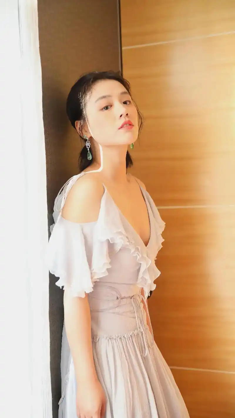 马思纯#生图 #壁纸 #明星  - 抖音