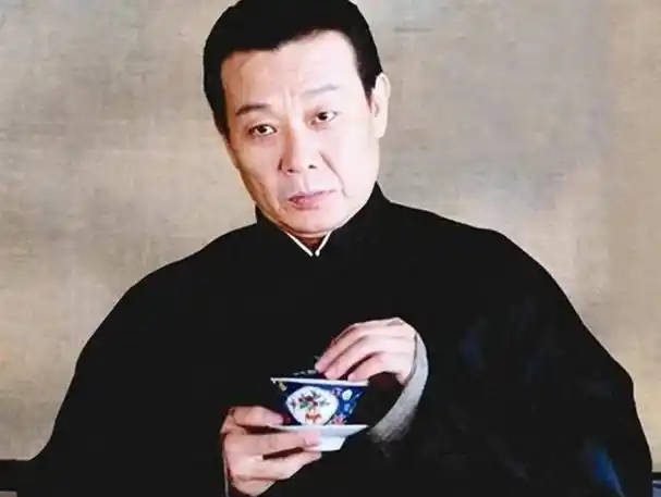 69岁视帝寇世勋一妻一妾两儿两女晚年还有贤妻在侧