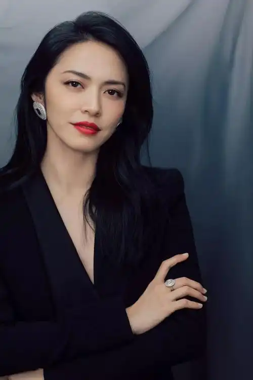 姚晨不穿仙女裙的霸道女总裁年度神仙造型盘点