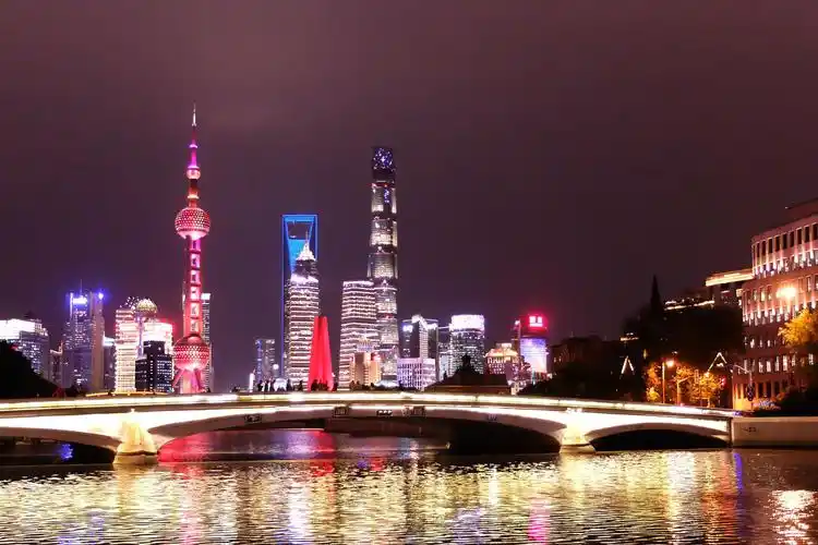 苏州河畔悠闲漫步,上海风景,浦江最美.