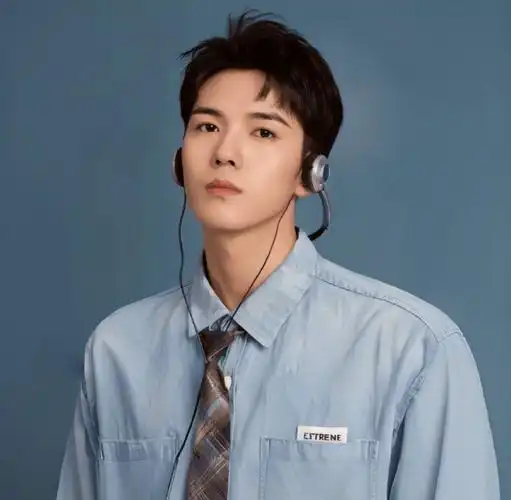 原创工作室发20多条内容怒撕仝卓欠钱不还欠税不缴信息量太大