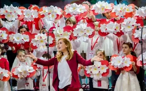 2017-11-04 11:03:39博主:艺游天行标签:意大利童声合唱加油耶稣谁