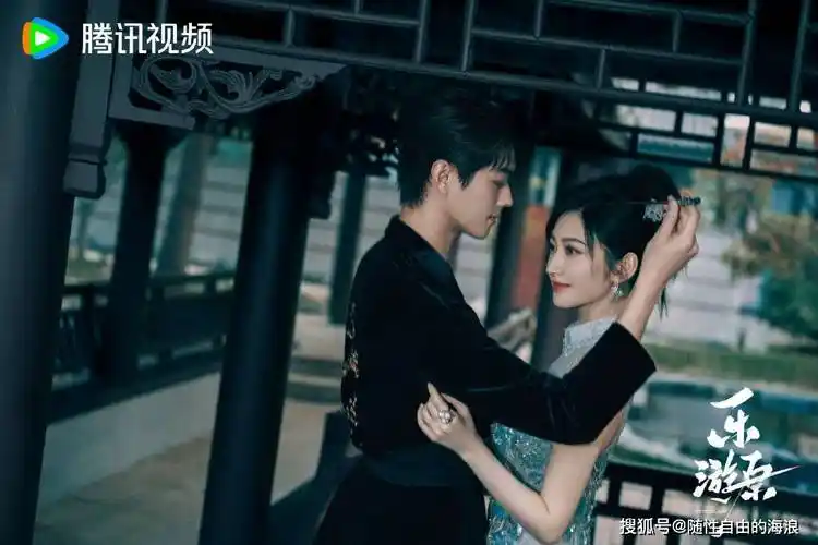 许凯,景甜双人拍摄大片释出,男帅女美超级甜,园林风婚纱照既视感_拉丝