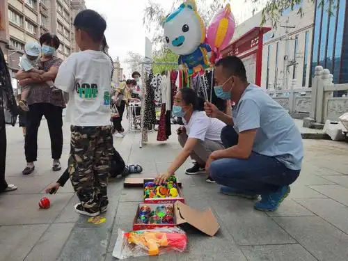 鼓励小朋友去练摊儿