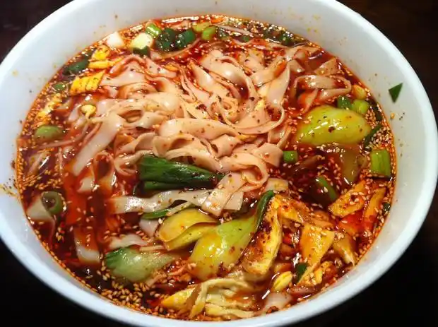 油泼辣子酸汤面陕西特色面食材料简单