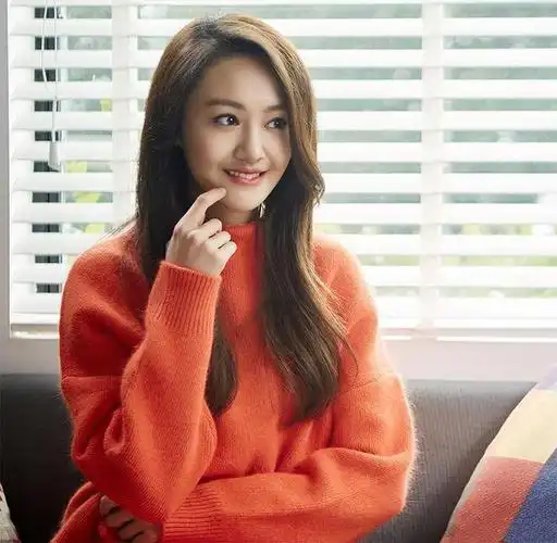 郑爽再迎坏消息被强执9050万长期定居国外生活尽显落魄