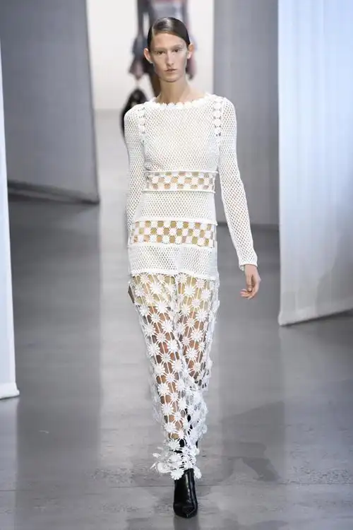 2019春夏纽约时装周:self-portrait女装秀