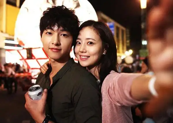 谁能帮我把这张图的字弄掉?不要伤害原图,谢谢 急急急