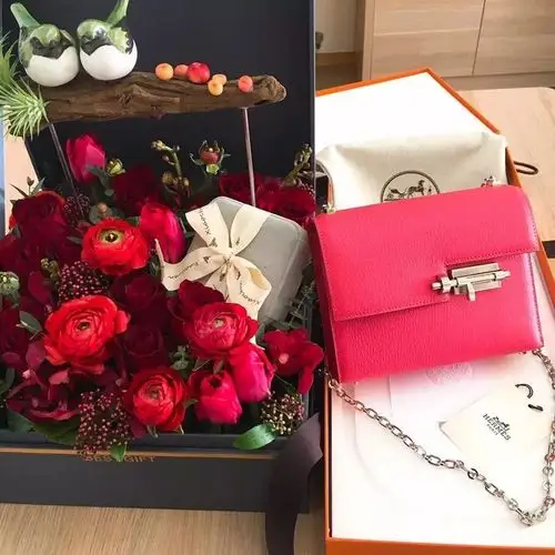 情人节晒礼物现在的老公们竟然这么会送礼